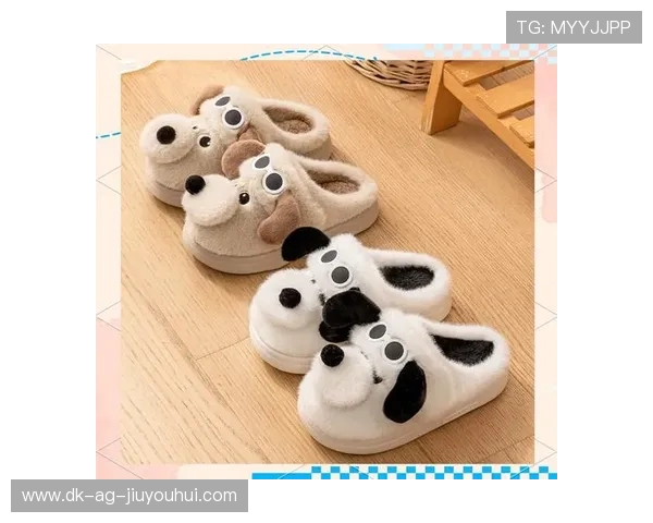 冬季必备足球拖鞋毛绒款让你在家中也能感受绿茵场的温暖激情