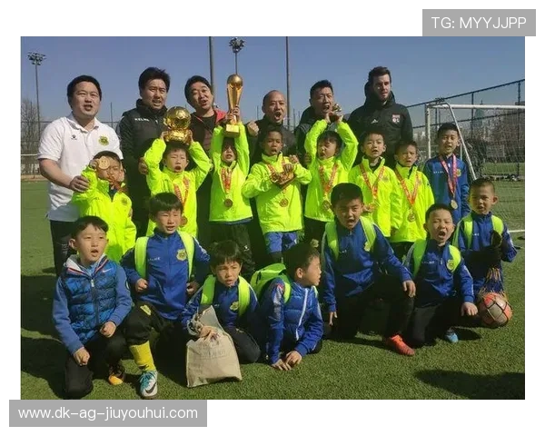 奢华足球新人专享礼包尊享体验助力您的顶级赛场之旅